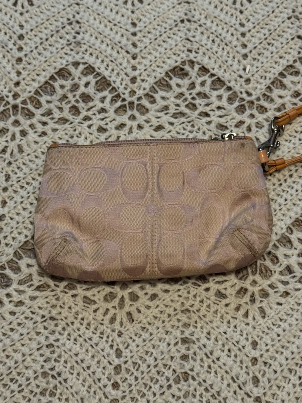 Vintage Coach Legacy Signature Turnlock Flap Wristlet Pink Jacquard Tan Leather - Picture 3 of 9